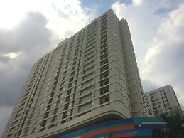 Comfort 2Br At Cinere Bellevue Suites Apartment
