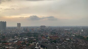 Comfort And Homey Studio At Margonda Residence 5 Apartment