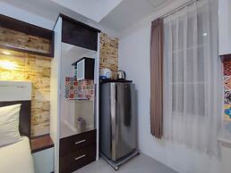 Simple And Homey Studio Room At Paltrow Apartment