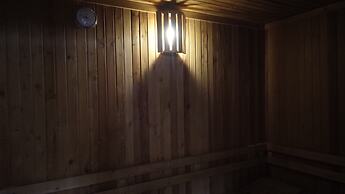 Tranquil Studio Azalea Apartment