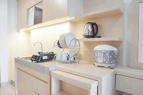 Comfort And Warm 2Br At Parkland Avenue Apartment