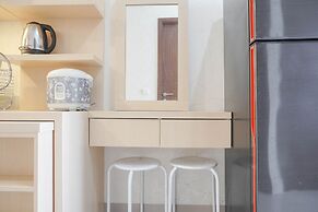 Comfort And Warm 2Br At Parkland Avenue Apartment