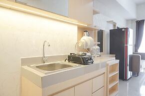 Comfort And Warm 2Br At Parkland Avenue Apartment