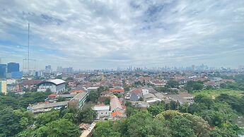 Minimalist And Homey 1Br At Belmont Residence Puri Apartment