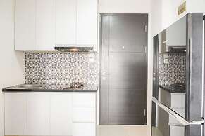 Minimalist And Homey 1Br At Belmont Residence Puri Apartment