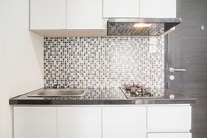 Minimalist And Homey 1Br At Belmont Residence Puri Apartment