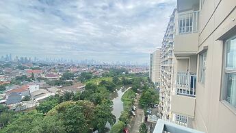 Minimalist And Homey 1Br At Belmont Residence Puri Apartment