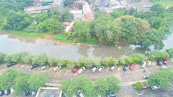 Minimalist And Homey 1Br At Belmont Residence Puri Apartment