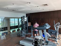 Modern 2Br Apartment At Aryaduta Residence Connected To Cito Mall