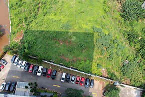 Nice And Comfort Studio Apartment At Belmont Residence Puri