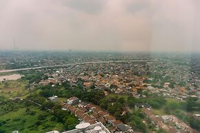 Elegant And Comfort 1Br At The Smith Alam Sutera Apartment