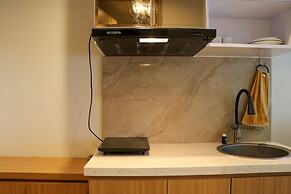 Elegant And Comfy Studio At Tamansari Iswara Apartment