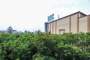 Simply Look Studio Room At Mont Blanc Bekasi Apartment