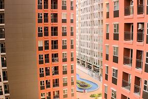 Stunning And Comfy Studio Apartment Transpark Juanda