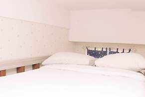 Stunning And Comfy Studio Apartment Transpark Juanda