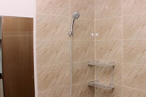 Stunning And Comfy Studio Apartment Transpark Juanda