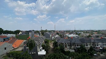 Warm And Tidy Studio At Cinere Resort Apartment