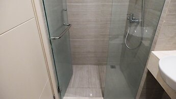 Spacious And Elegant 3Br Apartment At La Riz Supermall Mansion