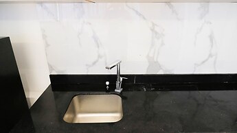 Spacious And Elegant 3Br Apartment At La Riz Supermall Mansion