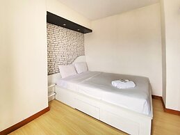 Homey 2Br At Gateway Ahmad Yani Cicadas Apartment