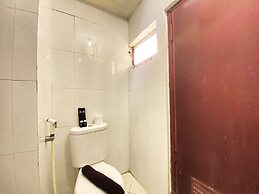 Homey 2Br At Gateway Ahmad Yani Cicadas Apartment