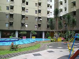 Homey 2Br At Gateway Ahmad Yani Cicadas Apartment