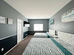 Room in House - Cheerful And Cozy one Large Bedroom