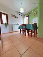 Magnificent Classic Green Apartment for Couples in the Center