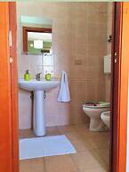 Magnificent Classic Green Apartment for Couples in the Center