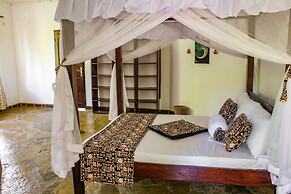 5-bedroom Villa - 3 Mins Walk To The Beach