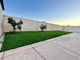 Cheerful 4 Bedroom Entire House Lots Of Open Space