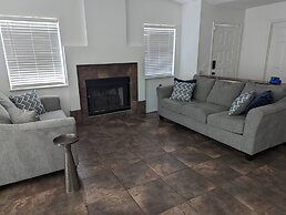 Oasis Suite Bright Open Space, Modernized Home