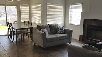 Oasis Suite Bright Open Space, Modernized Home
