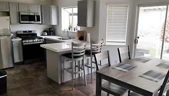 Oasis Suite Bright Open Space, Modernized Home