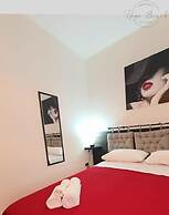 Black Suite With Terrace, sea View Located in the Center