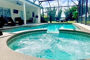 3 Bedroom Executive Home With Private Pool and Spa