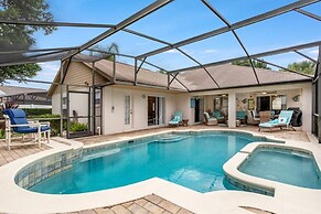 3 Bedroom Executive Home With Private Pool and Spa