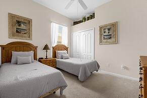 3 Bedroom Executive Home With Private Pool and Spa