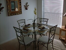 4 Bedroom Executive Home With Private Pool and Spa