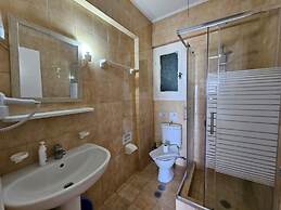 Corfu Glyfada Menigos 150