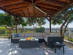 Sanders View - Dreamy 7-bdr Villa With Pool