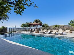 Sanders View - Dreamy 7-bdr Villa With Pool