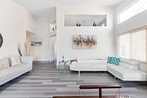 1900 Sqft House 5beds,3bath With Heated Pool,spa,bbq