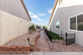 1900 Sqft House 5beds,3bath With Heated Pool,spa,bbq