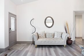 1900 Sqft House 5beds,3bath With Heated Pool,spa,bbq