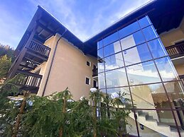 Apartment on the ski Slopes at Plan de Corones