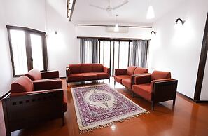 Stylish 5 Bedroom Villa With Private Pool