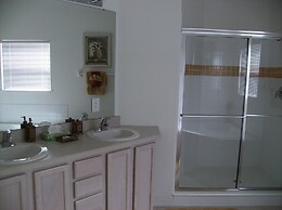 5 Bedroom Platinum Home With Games Room and Spa