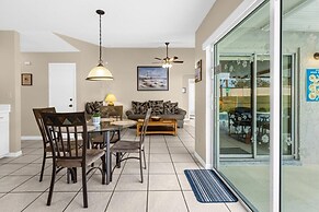 3 Bedroom Executive Home With Private Pool and Spa