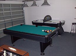 3 Bedroom Executive Pool Home With Games Room